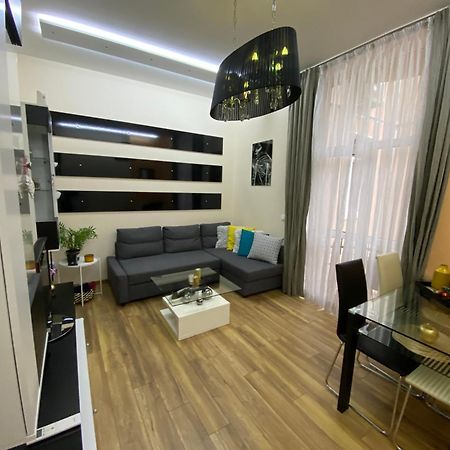 Cozy Apartment In Downtown Sofia - Tsar Samuil Street Sófia Exterior foto